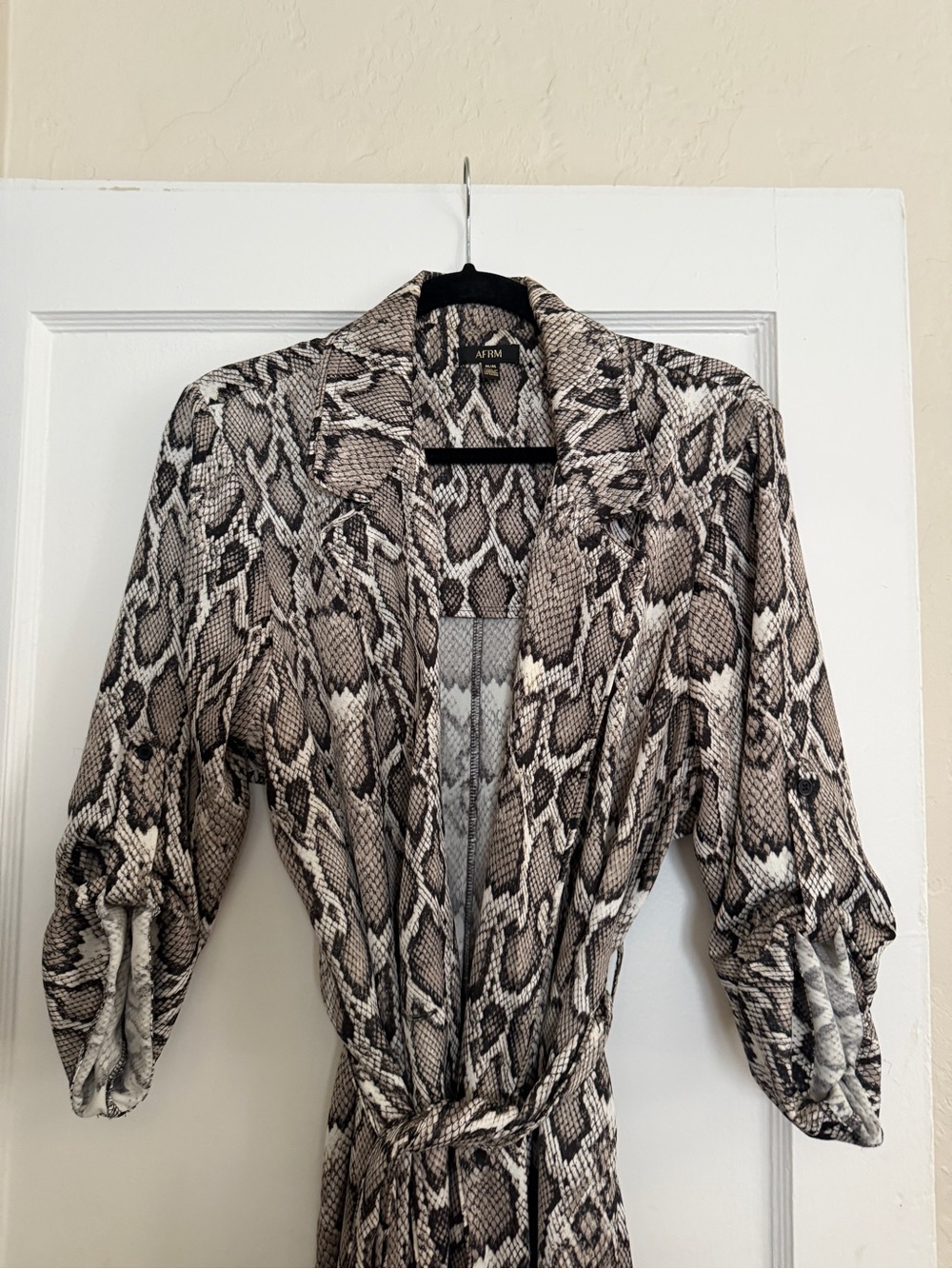 AFRM Women’s Hendrix Snakeskin Print Long Duster Trench - size medium - Picture 4 of 5